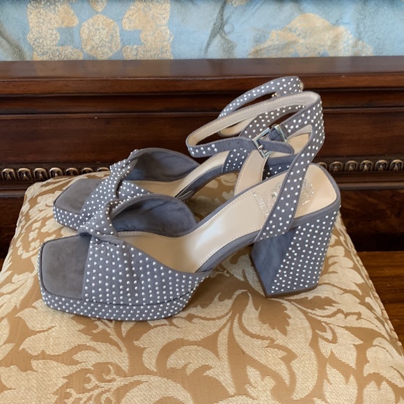 NIB “Vince Camuto” taupe beaded trim ankle strap suede sandal - Picture 4 of 7